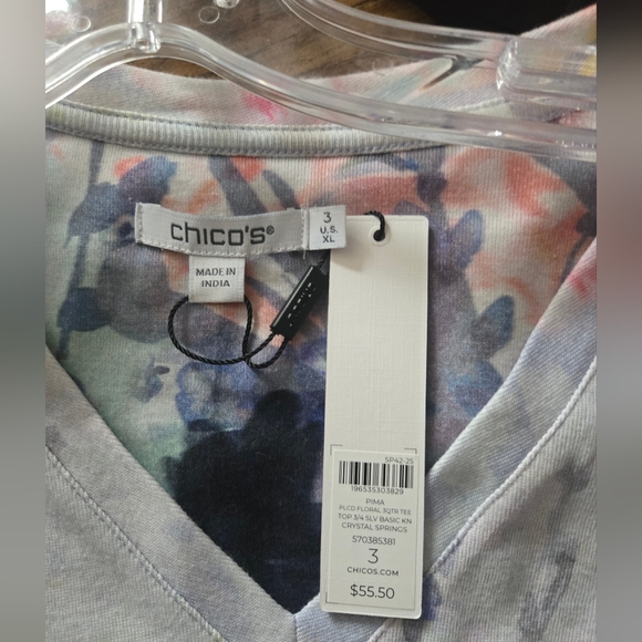 NWT Chico's Floral Watercolor V-neck  3/4 Sleeve Top - Picture 3 of 3